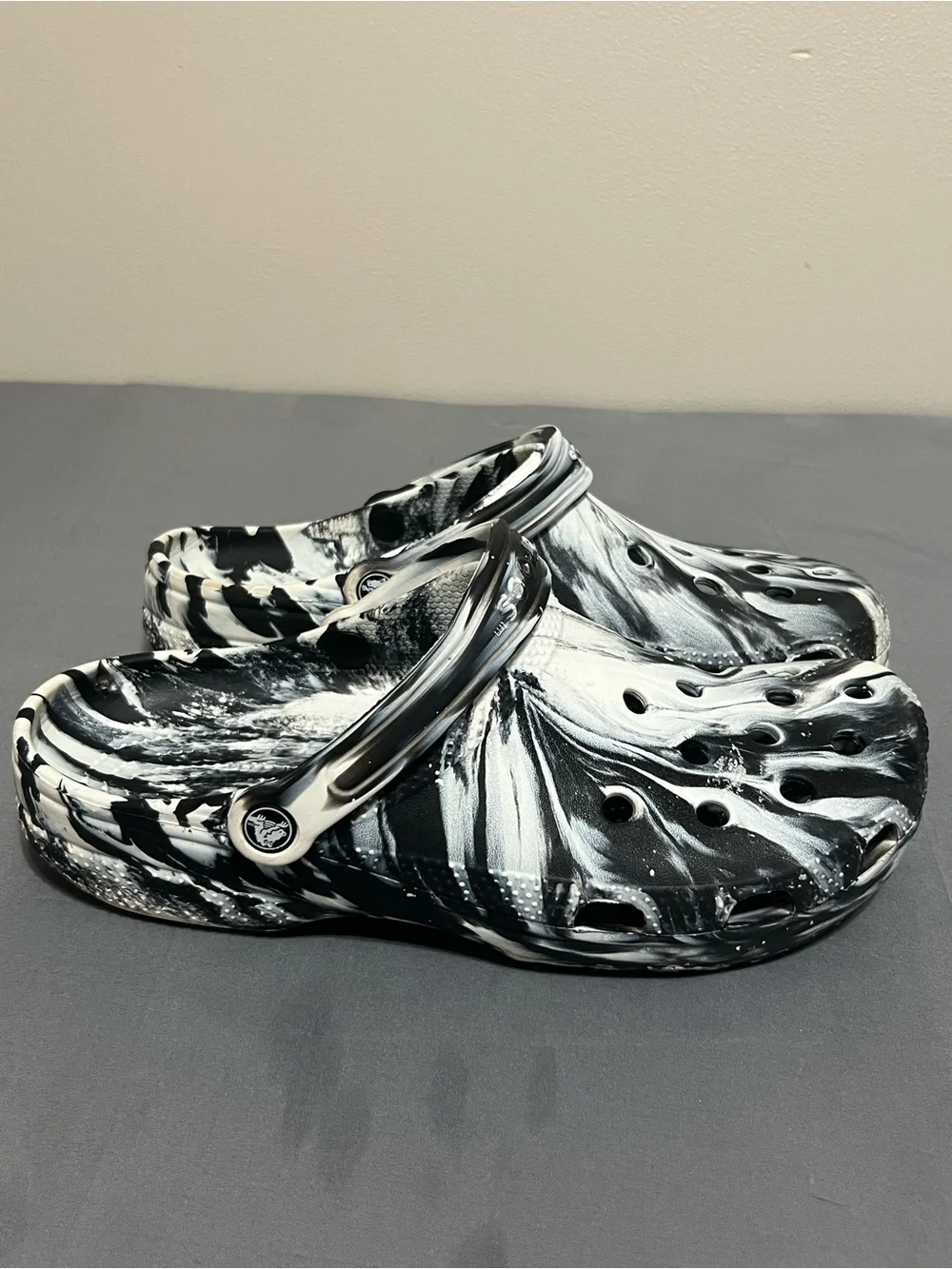 Crocs Women's Black/White Marbled Print Classic Clog Shoes Size Men’s 11